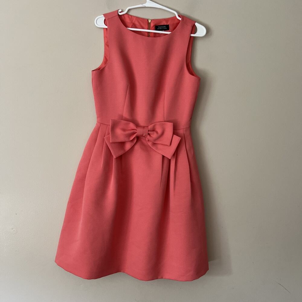 Tahari Arthur S. Levine Women Size 4 Lined Sleeveless Dress